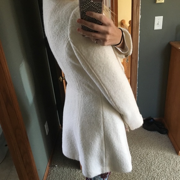 GUESS coat - Picture 2 of 4